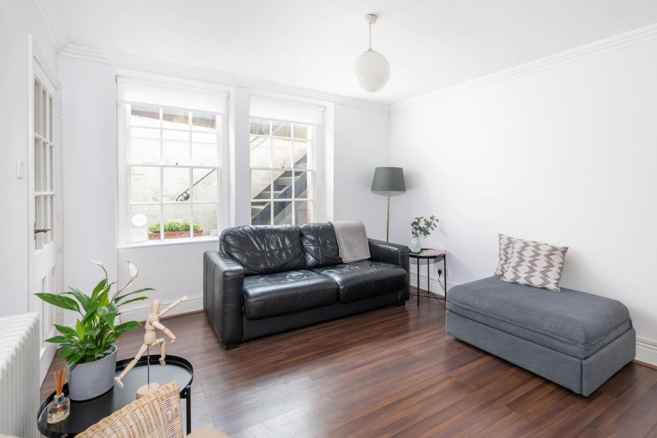 Ainslie'S Apartment Belvedere Bath Bagian luar foto