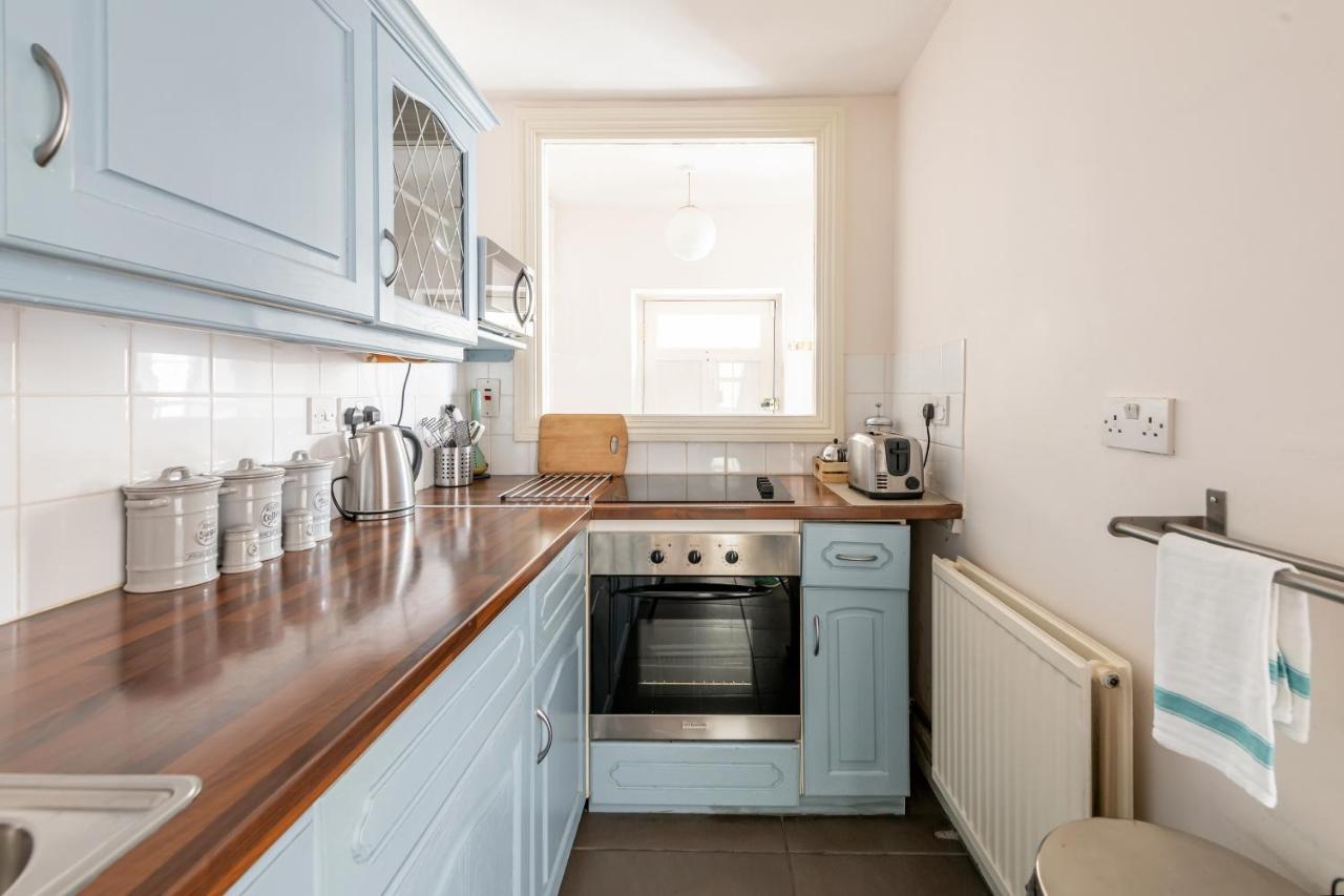 Ainslie'S Apartment Belvedere Bath Bagian luar foto