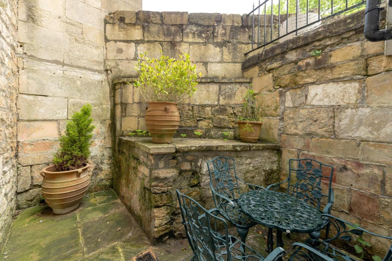 Ainslie'S Apartment Belvedere Bath Bagian luar foto