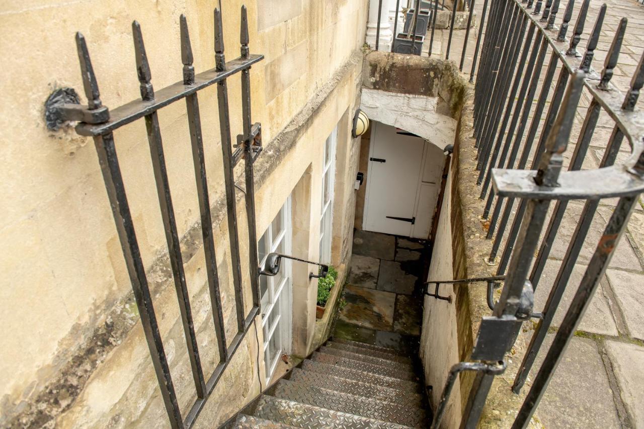 Ainslie'S Apartment Belvedere Bath Bagian luar foto